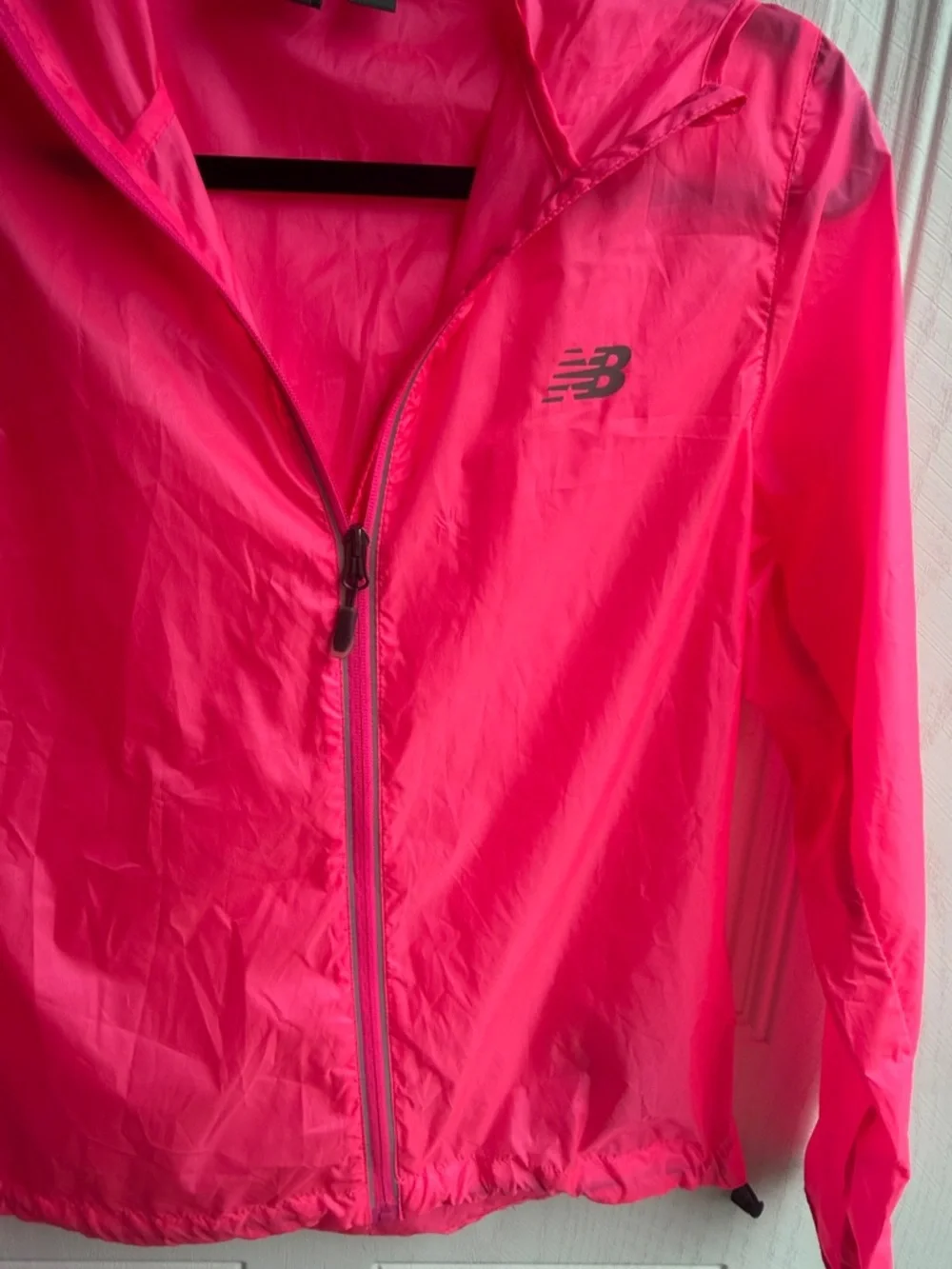 New Balance Neon Pink Lightweight Hooded Windbreaker - Picture 4 of 8